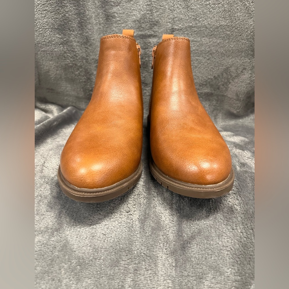 Cat & Jack kids ankle boots/ booties Side Zipper, stretchy panel. Tan Sz 3. NWOT - Picture 3 of 9